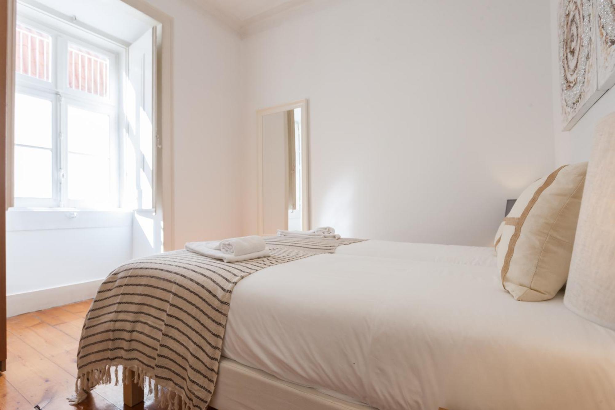 Tejo Vintage Three-Bedroom Apartment - By Lu Holidays Lisboa Екстериор снимка